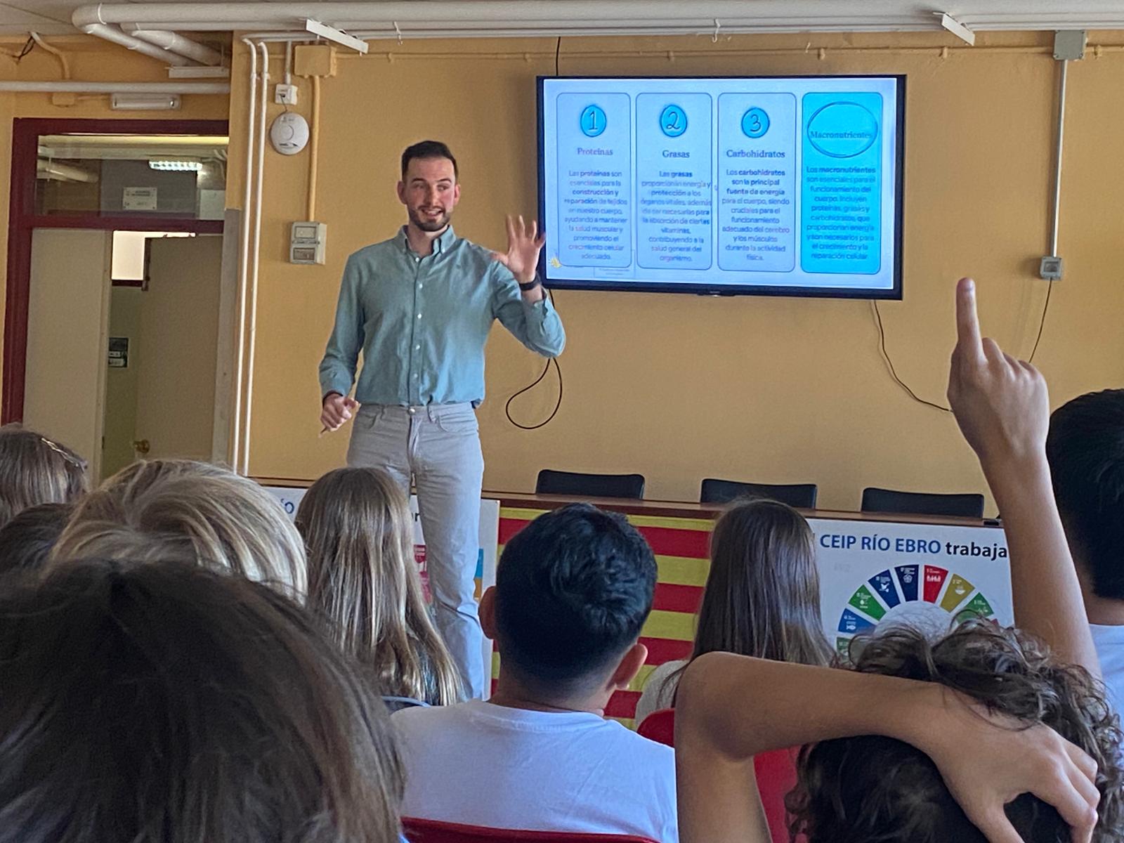 Charla sobre nutrición.